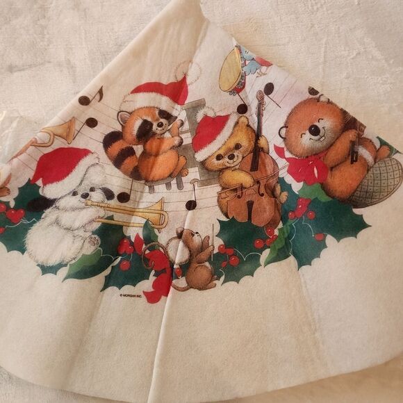 Vintage Christmas Enchantments Tree Skirt with Critter Sitters - Picture 8 of 9